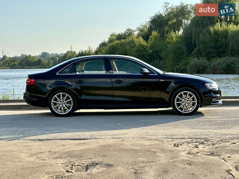 Седан Audi A4 2013 в Львове