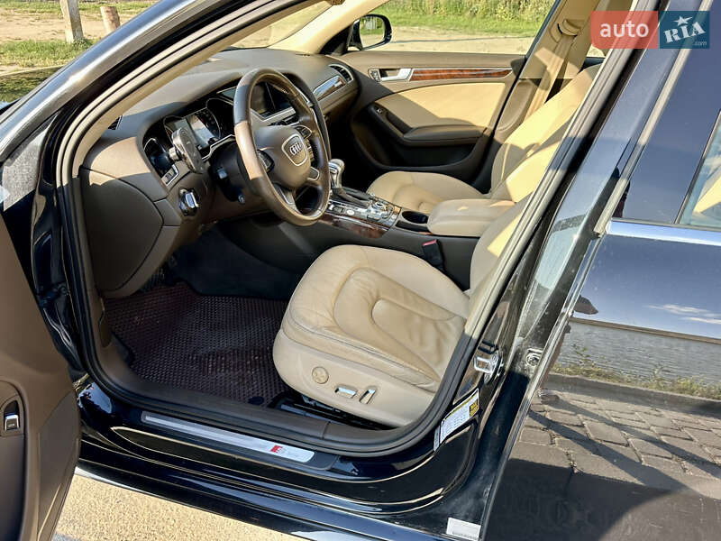 Седан Audi A4 2013 в Львове