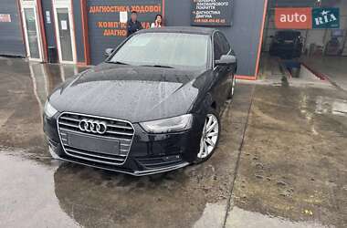 Седан Audi A4 2013 в Львові