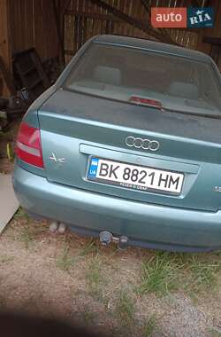 Седан Audi A4 1999 в Березному