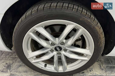 Седан Audi A4 2019 в 