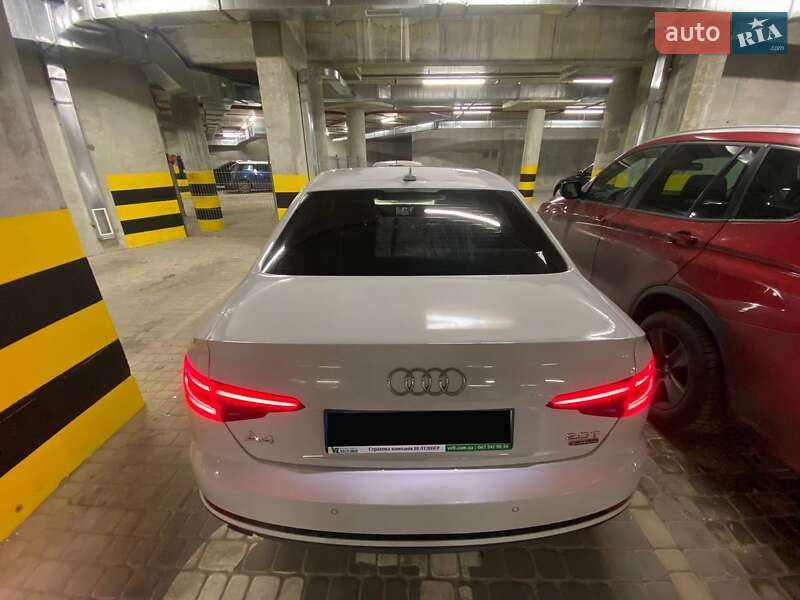 Седан Audi A4 2017 в Львове