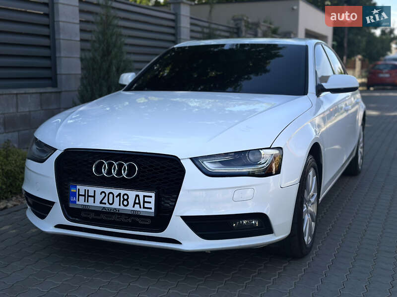 Седан Audi A4 2012 в Одессе