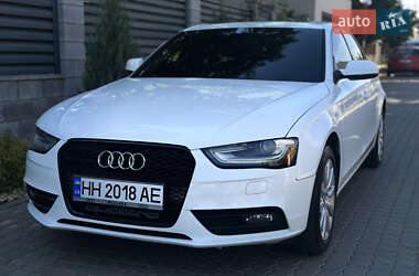 Седан Audi A4 2012 в 