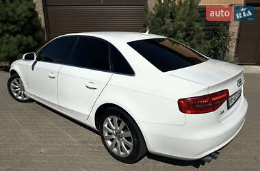 Седан Audi A4 2012 в 