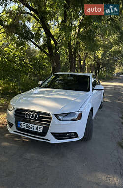 Седан Audi A4 2012 в Днепре