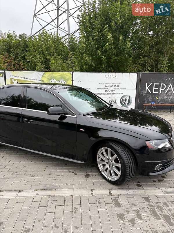 Седан Audi A4 2012 в Каменец-Подольском