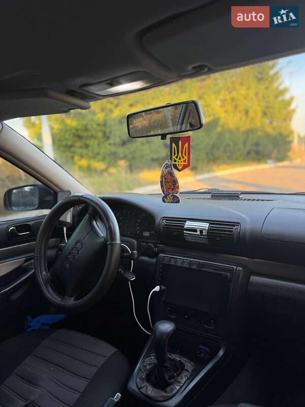 Седан Audi A4 1996 в Добротворе
