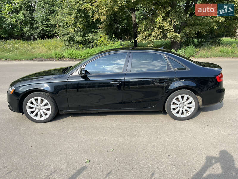 Седан Audi A4 2013 в Сумах