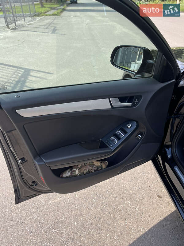 Седан Audi A4 2013 в Сумах