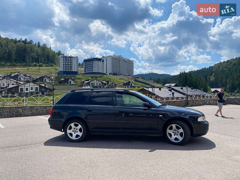 Универсал Audi A4 2001 в Надворной