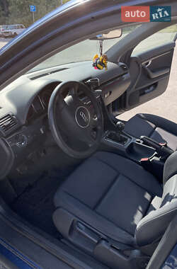 Седан Audi A4 2004 в 