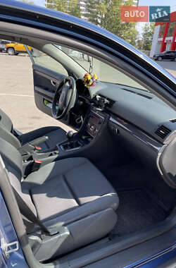 Седан Audi A4 2004 в 