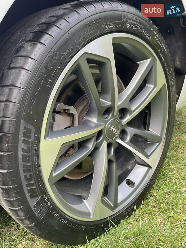 Седан Audi A4 2019 в Киеве