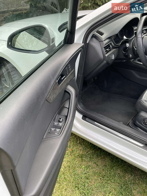 Седан Audi A4 2019 в Киеве