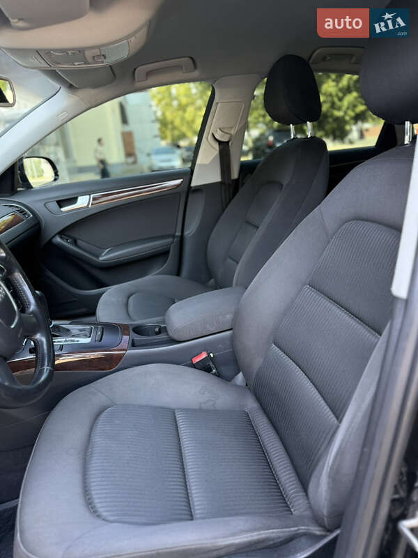 Седан Audi A4 2010 в Одессе