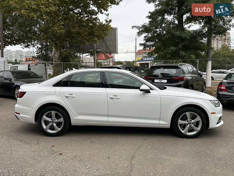 Седан Audi A4 2019 в Одессе