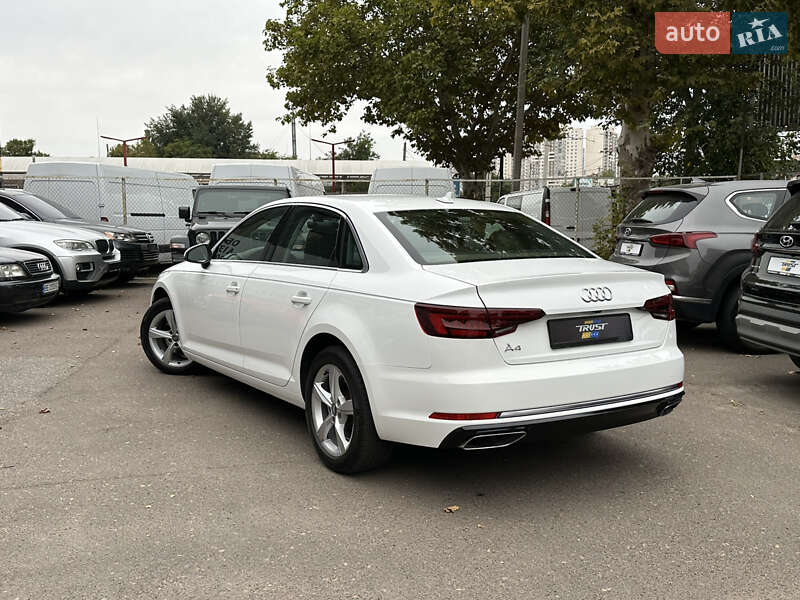 Седан Audi A4 2019 в Одессе