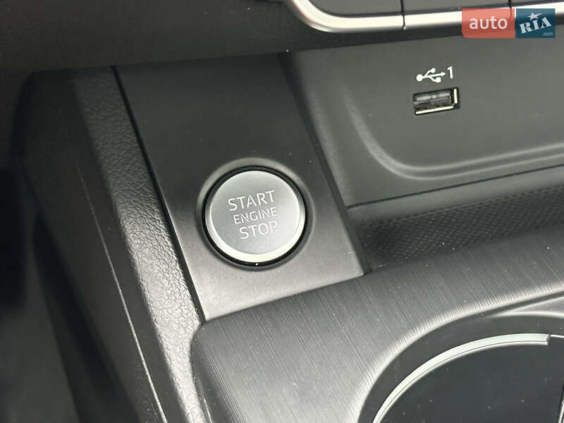 Седан Audi A4 2019 в Одессе