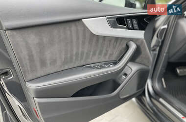 Седан Audi A4 2019 в 
