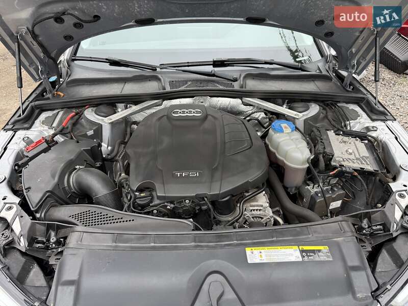Седан Audi A4 2015 в Львові