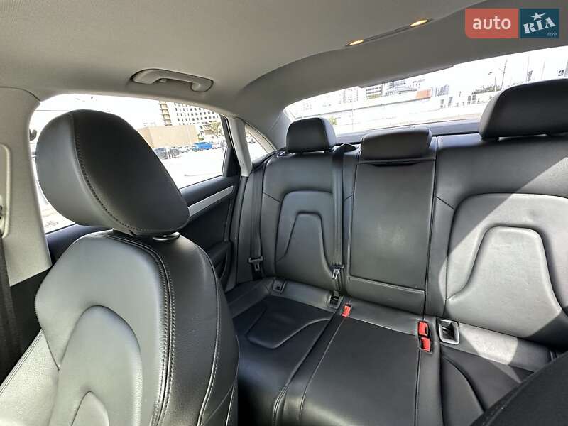 Седан Audi A4 2015 в Киеве
