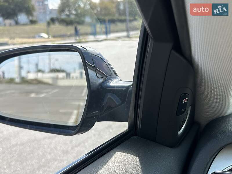 Седан Audi A4 2015 в Киеве