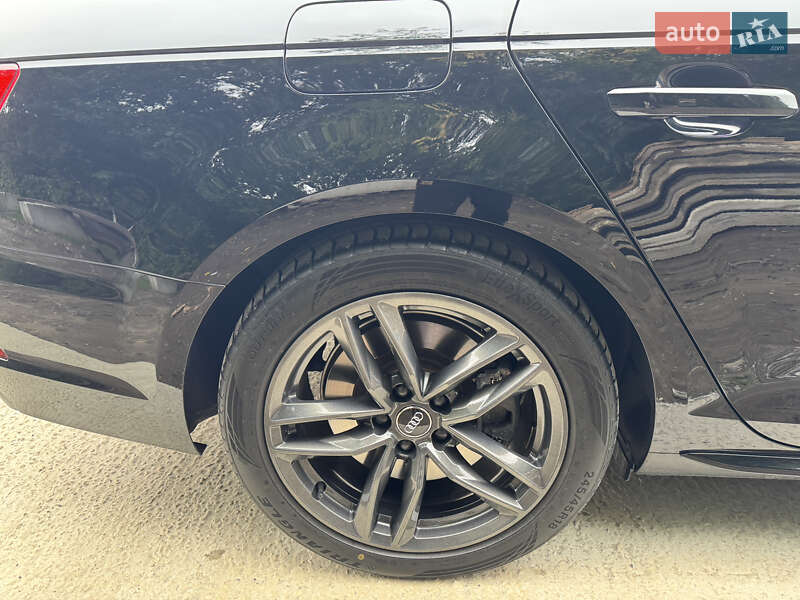 Седан Audi A4 2016 в Львове