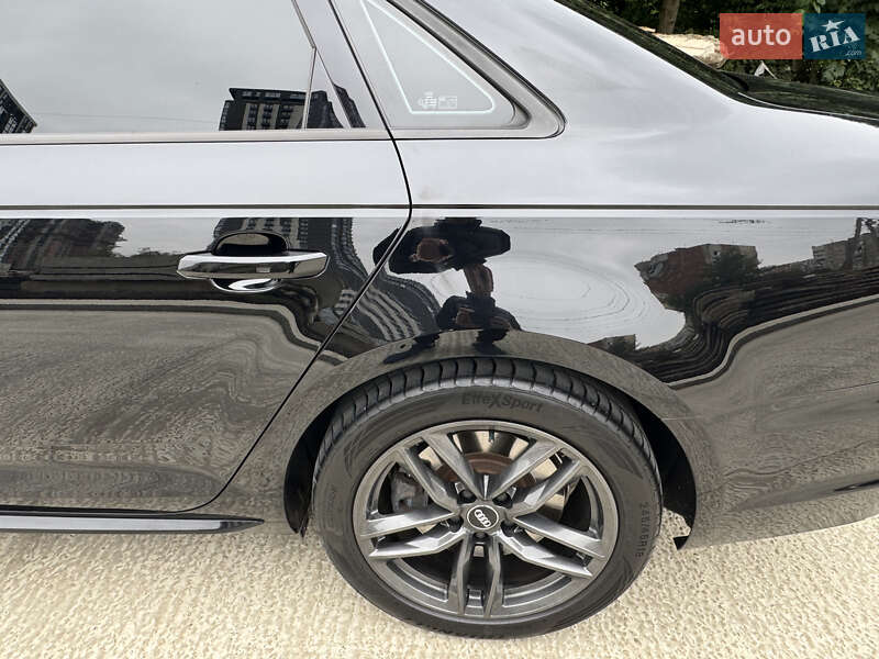 Седан Audi A4 2016 в Львове