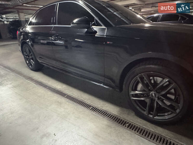 Седан Audi A4 2016 в Львове