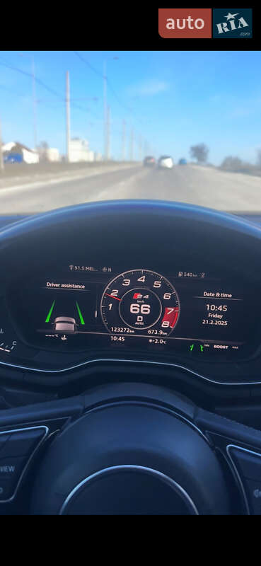 Седан Audi A4 2016 в Львове