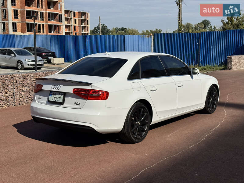 Седан Audi A4 2013 в Глевасі