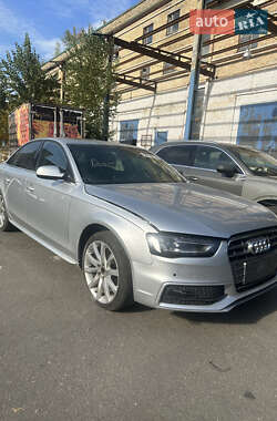 Седан Audi A4 2014 в 