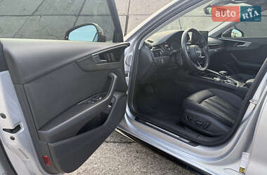 Седан Audi A4 2021 в 