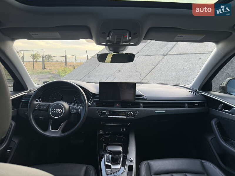 Седан Audi A4 2021 в Запорожье