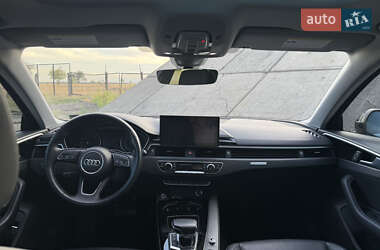 Седан Audi A4 2021 в 