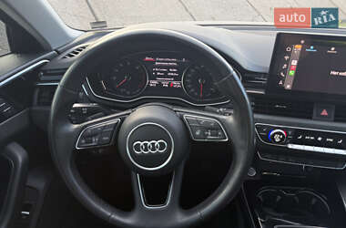 Седан Audi A4 2021 в 