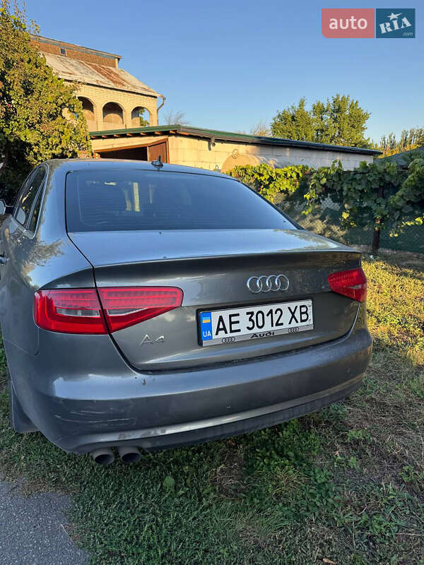 Седан Audi A4 2012 в Тернівці