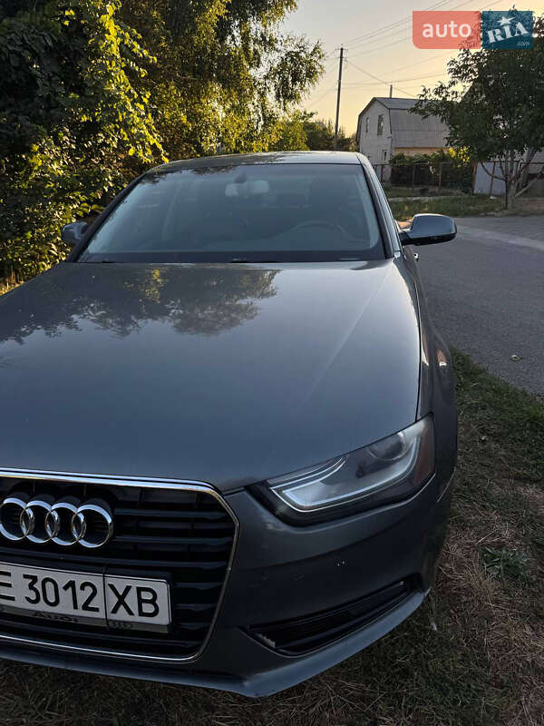 Седан Audi A4 2012 в Тернівці