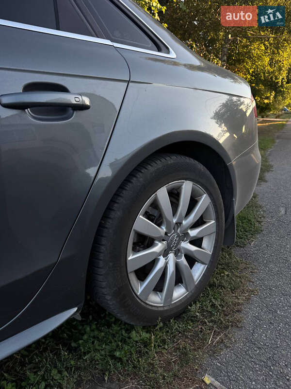 Седан Audi A4 2012 в Тернівці