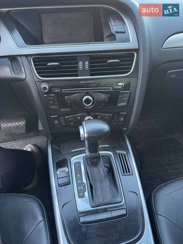 Седан Audi A4 2012 в Тернівці