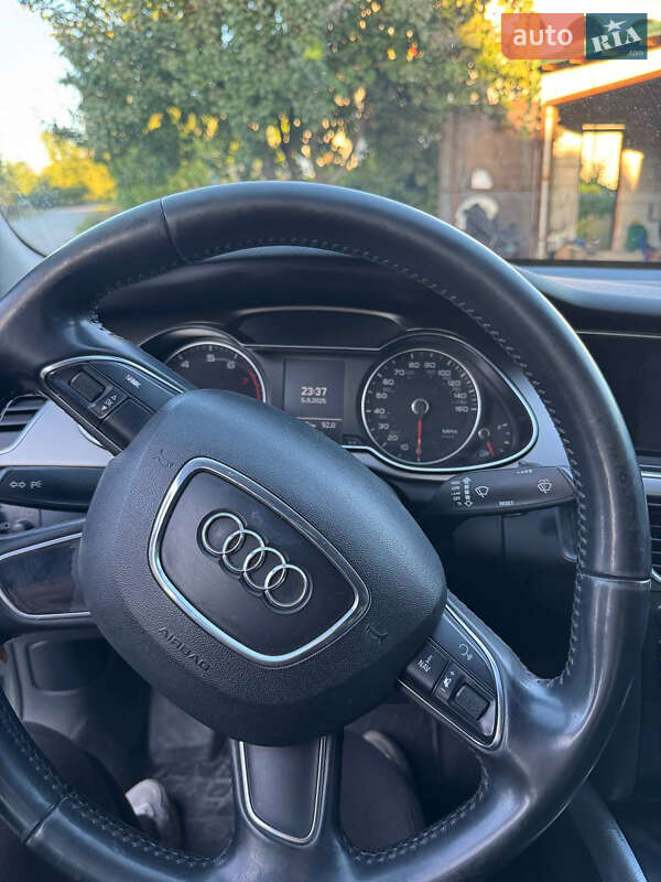 Седан Audi A4 2012 в Тернівці