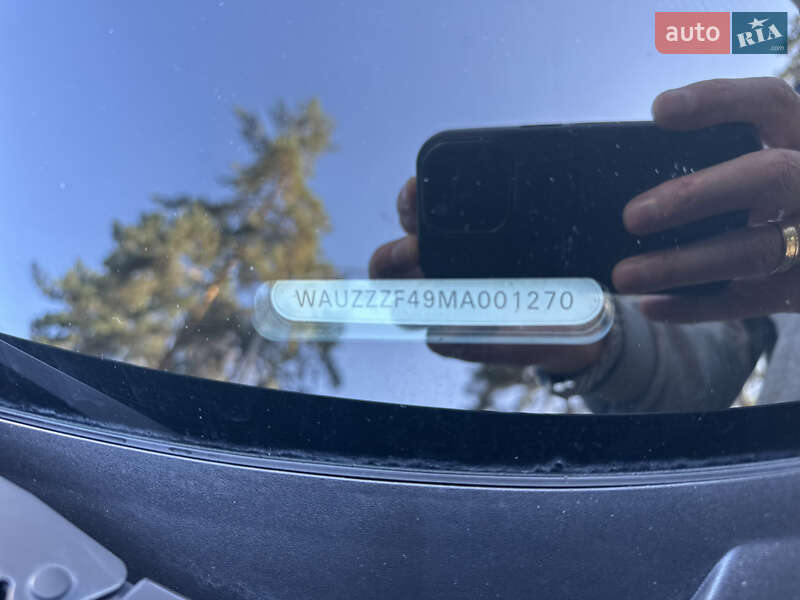 Универсал Audi A4 2021 в Киеве