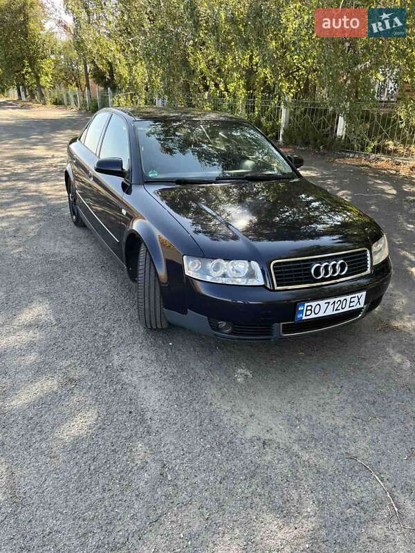 Седан Audi A4 2001 в Гайвороне