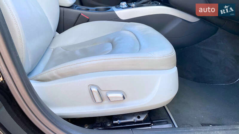 Седан Audi A4 2013 в Киеве