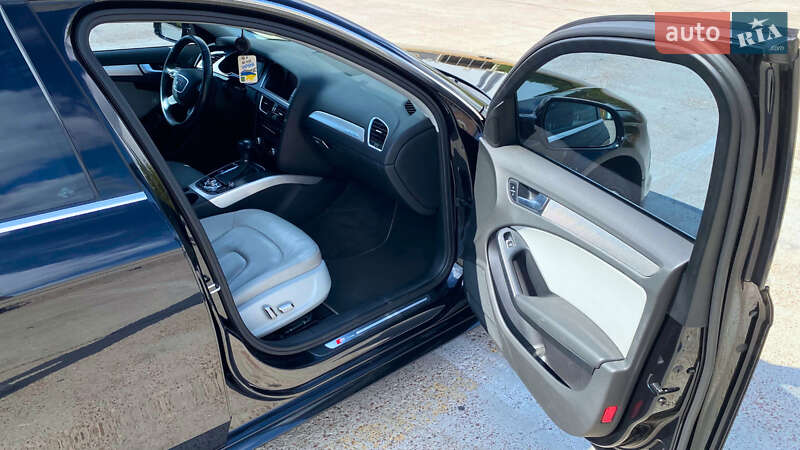 Седан Audi A4 2013 в Киеве