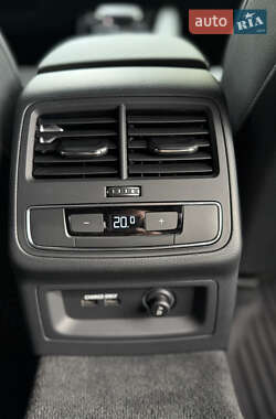 Седан Audi A4 2020 в 