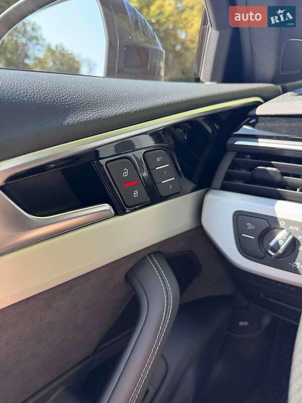 Седан Audi A4 2022 в Виннице