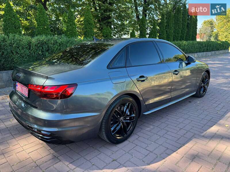 Седан Audi A4 2022 в Виннице