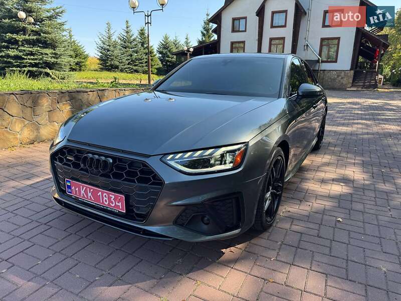 Седан Audi A4 2022 в Виннице